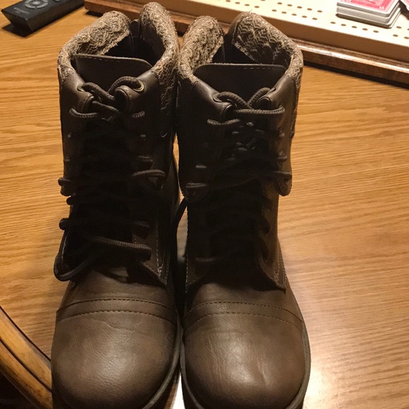 Boots - Picture 1 of 5
